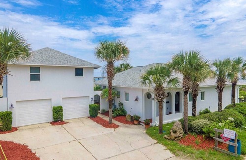St. Augustine Beach Cottage | 2.5 15th Street - The Bailey Bungalow