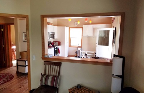 Hailey Cottage | 2 Bd. 2 Bath Charming Country Guest House close to ski slopes of Sun Valley