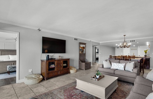Destin Condo | 2-bdr 2-bth condo with phenomenal views of the Gulf with Beach Service Included