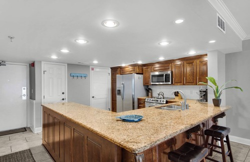 Destin Condo | 2-bdr 2-bth condo with phenomenal views of the Gulf with Beach Service Included