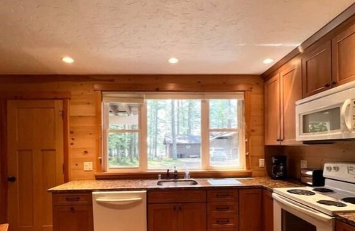 Manitowish Waters Cabin | 2 BDR! On Alder Lake!