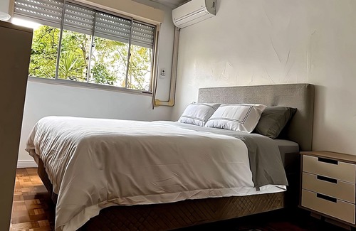 Mont'Serrat Apartment | 2 bdrm apt w/ office near Moinhos Park
