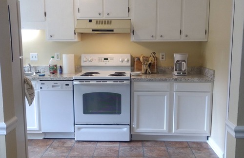 Rosewood Condo | 2 Bdrm Condo w/in 10 min from USC, Downtown Columbia, Ft Jackson, VA hospital