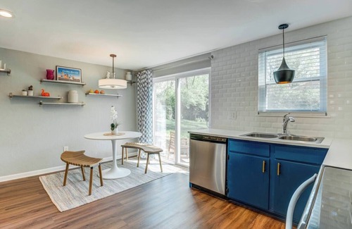 Rosedale Apartment | 2 Bdrm Near KU Hospital | 30v2