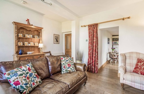 Lindale Cottage | 2 BEACON HIGH, family friendly, character holiday cottage in Lindale