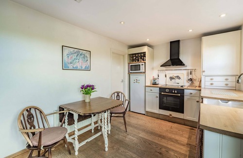 Lindale Cottage | 2 BEACON HIGH, family friendly, character holiday cottage in Lindale