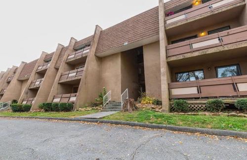 East Ridge Apartment | 2-bed, 1-bath apartment near I-24, Great location