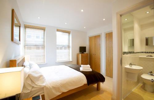 Newbury Apartment | 2 bed 2 bath at Pelican Hse in Newbury - FREE secure, allocated parking