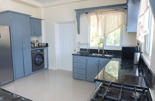 Charlotte House | 2 bed 2 bath House,Whale watching/2mins from ferry terminal/15mins to RodneyBay