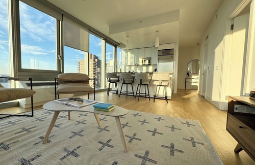 Lincoln Square Apartment | 2 bed/2 bath luxe condo in Midtown