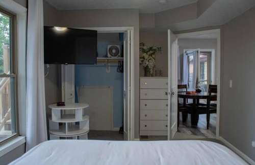 Bellevue Apartment | 2 bed, 2 story, In-law suite in rear of main house