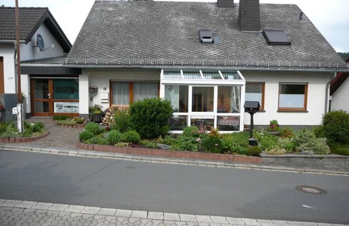 Virneburg Apartment | 2 Bed Apartment 4 - House Burgblick
