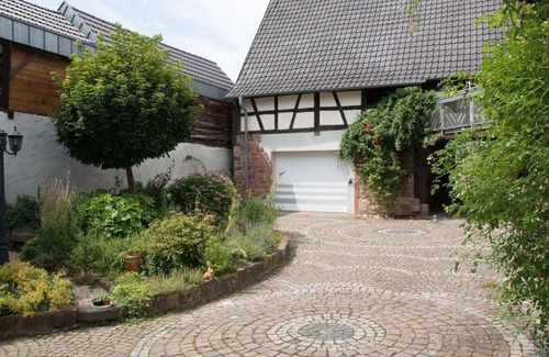 Minfeld Apartment | 2-bed apartment "Ferienwohnung Hofgarten" - Guesthouse Solana