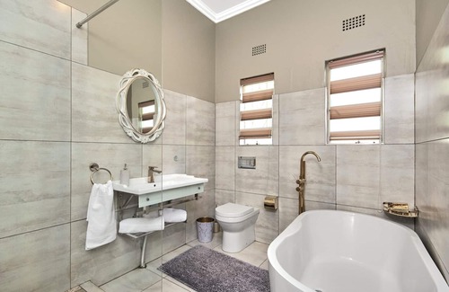 Randpark Ridge Apartment | 2 Bed apartment in Randpark Ridge