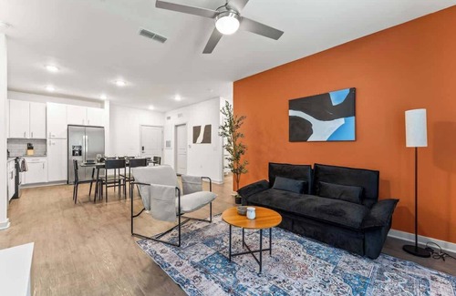 Bay Lake Apartment | 2 Bed Apt Close to Disney w ResortPerks Sleeps 8