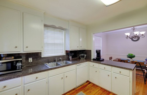Cayce House | 2 Bed - Charming Home - Cayce (W Columbia)
