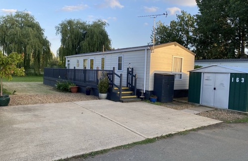 Great Houghton House | 2 Bed Cosy Lodge