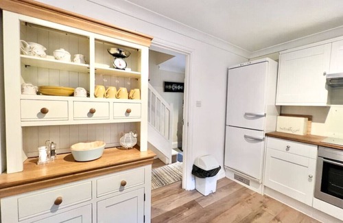 Chillington House | 2 Bed Cottage with swimming pool