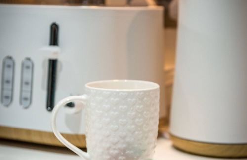 Stonnall Apartment | 2 Bed Deluxe Apartment/Free Parking/Free WiFi