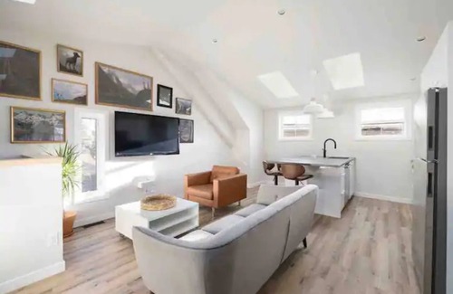 Inglewood House | 2 bed Fantastic Inglewood guesthouse w parking