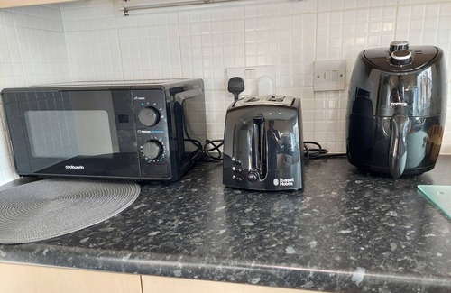 Hathern Apartment | 2-bed ground-floor flat in Loughbrough, UK. Free parking, WiFi, Smart TV