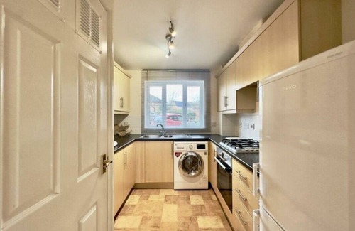 Hathern Apartment | 2-bed ground-floor flat in Loughbrough, UK. Free parking, WiFi, Smart TV