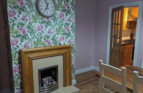 Newark House | 2 Bed House - Garden & Excellent Wifi