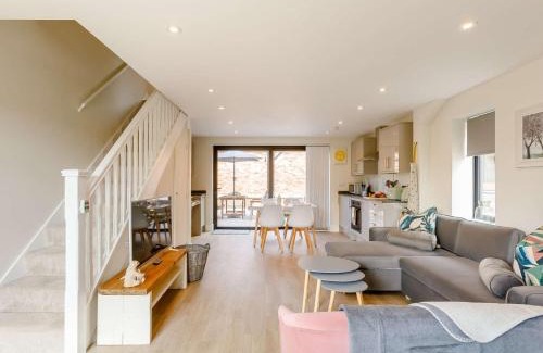 Alcester House | 2 Bed in Alcester 88397