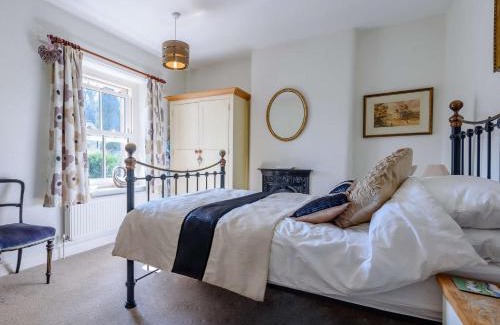 Bakewell House | 2 Bed in Bakewell PK894