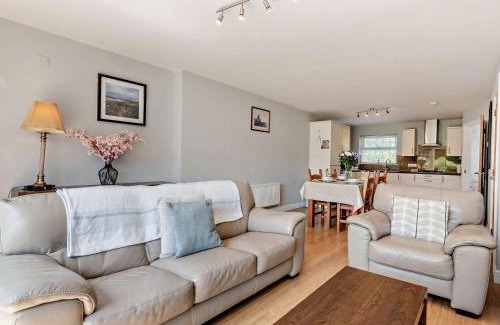 Cosheston House | 2 Bed in Cosheston 60704