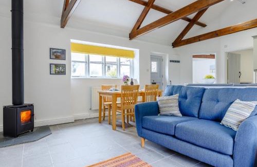 Mabe House | 2 Bed in Falmouth 78621