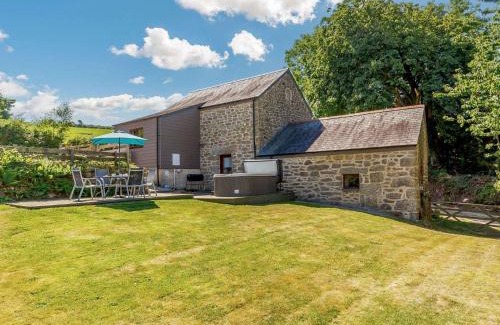 Stenalees House | 2 Bed in Fowey CHEST