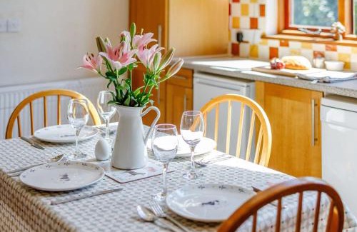 Stenalees House | 2 Bed in Fowey CHEST