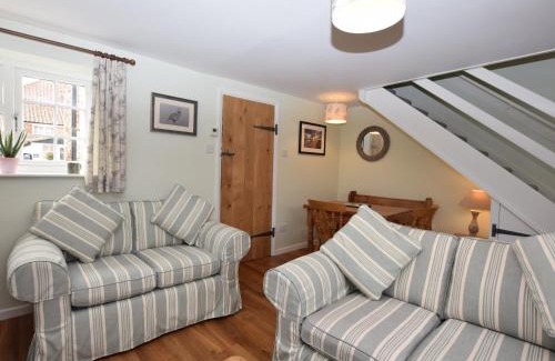 Holt House | 2 Bed in Holt NCC44