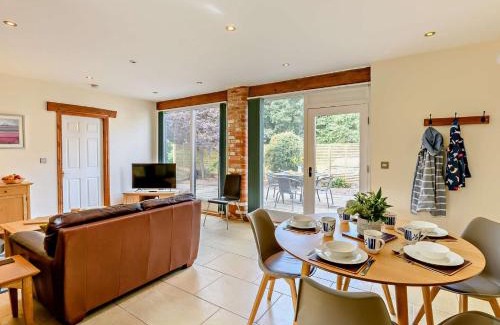 North Wheatley House | 2 Bed in Mattersey 93150
