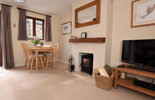 Whichford House | 2 Bed in Moreton-In-Marsh 75870