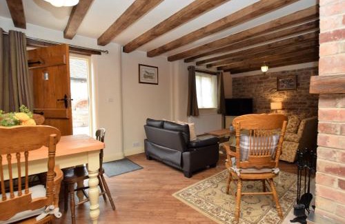 Giltbrook House | 2 Bed in Newthorpe 47032