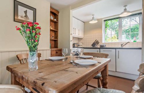 Salthouse House | 2 Bed in Salthouse NCC15