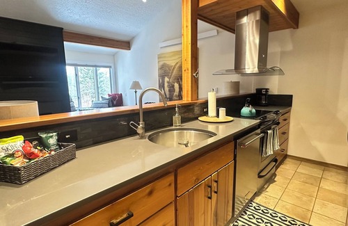 Moose Wilson Road Condo | 2 Bed Remodeled Deluxe Mtn. Loft Minutes from Skiing JHMR