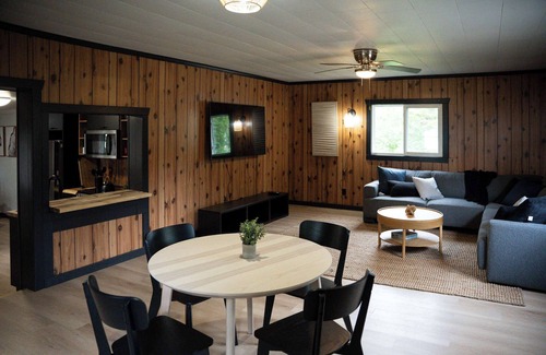 Tobermory Cabin | 2 Bed Renovated Waterfront Cottage | Kayak