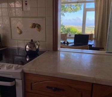 Woodingdean House | 2 Bed Retreat with amazing see view