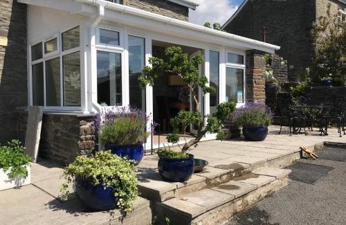 Bethania House | 2 Bed Rural cottage between the mountains and Sea in West Wales