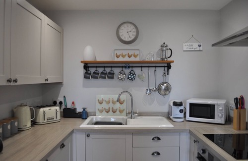 Mabe Cottage | 2 Bed self-contained Holiday Home - with Hot Tub