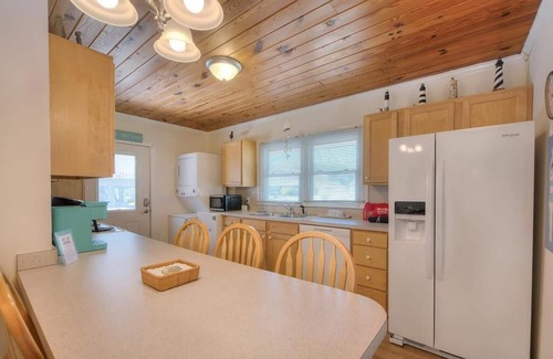 Yaupon Beach House | 2 Bedroom 1.5 Bath House, Walk to the Beach, Dog Friendly, Sleeps 5