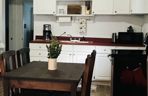 Bellepoint House | 2 Bedroom 1 bath House on the New River