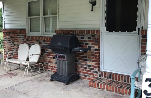 Blandburg House | 2 Bedroom 1 Bath Ranch House Within Walking Distance Of Little Juniata River.
