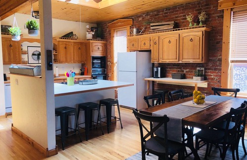 Florence House | 2 Bedroom, 1 Bath Townhouse in Historic Downtown Florence!