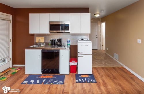 Huffman - O' Malley Apartment | 2 Bedroom 1 Bathroom Home Near Alaska Golf Course and Alaska Zoo
