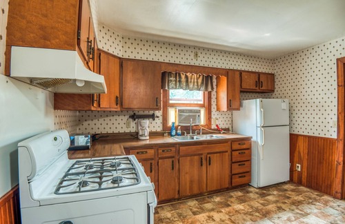 Puposky Cabin | 2 Bedroom, 1900's Logging cabin on Three Island Lake in Bemidji, MN