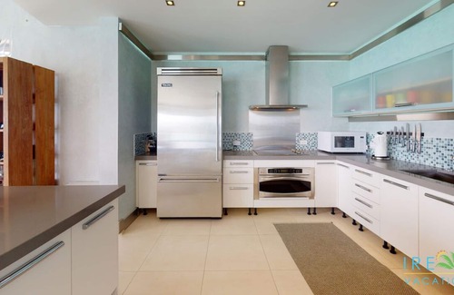 Simpson Bay Condo | 2 bedroom 2.5 Bath Luxury Penthouse on Simpson Bay Beach!